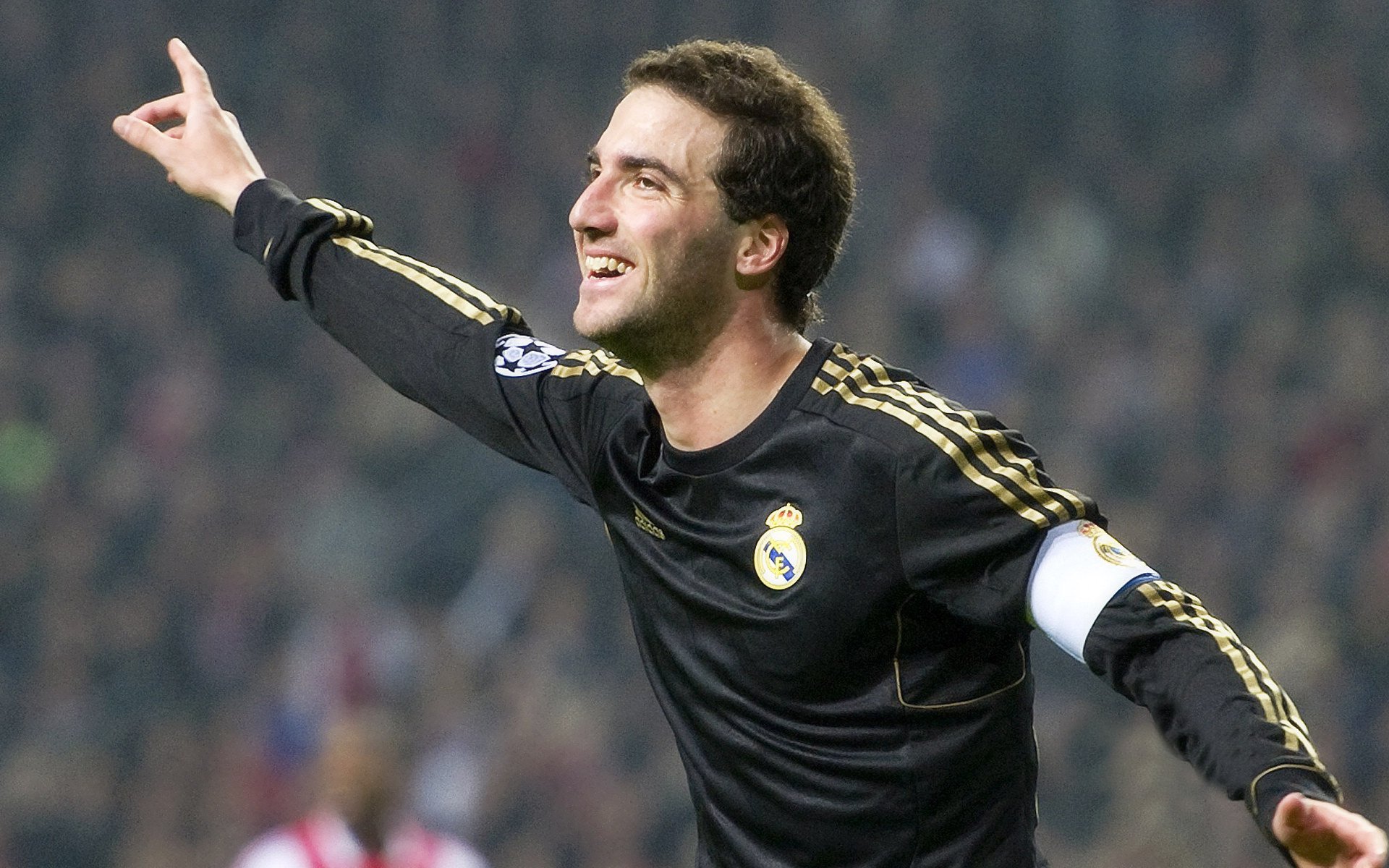 从维也纳到伯纳乌，萨卡一剑封喉，奥地利式坚韧如何让皇马俯首